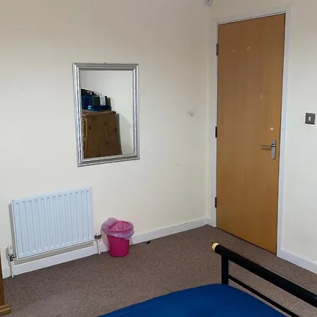דירה Two Bedroom Entire In Roman Road With Free Parking מידלסבורו