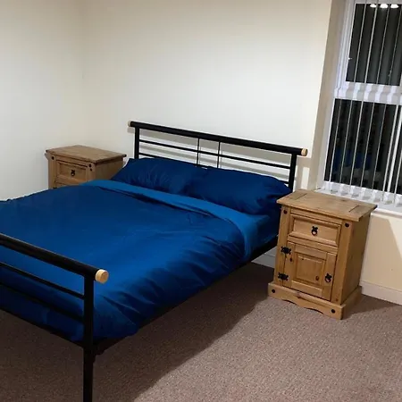 דירה Two Bedroom Entire In Roman Road With Free Parking *