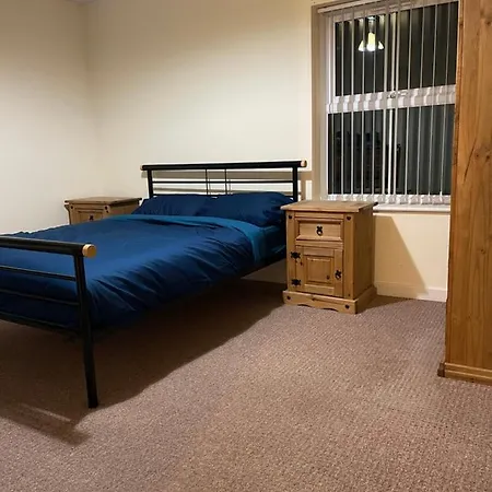 Two Bedroom Entire In Roman Road With Free Parking מידלסבורו